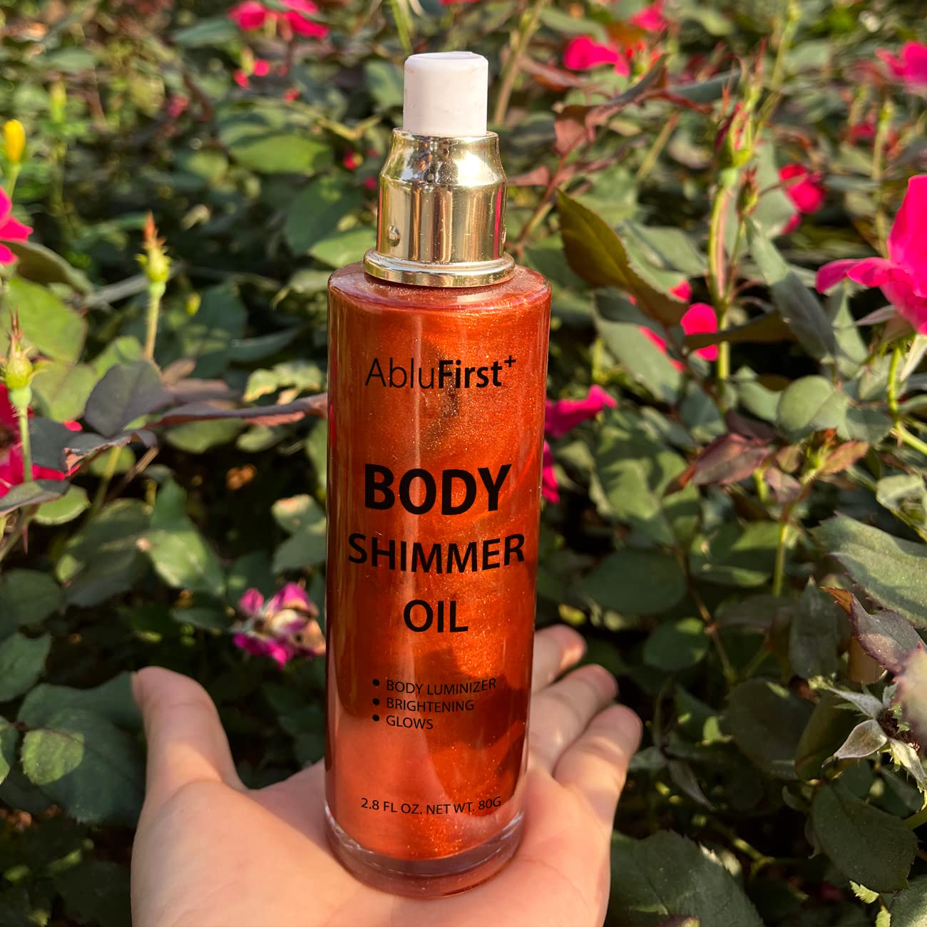 Shimmer Body Oil 4 Colors Summer Body Glitter Moisturizing Light Shimmer Glow Non-Sticky Summer Body Luminizer and Illuminator Smooth (2.8 Fl Oz (Pack of 1), Gold)